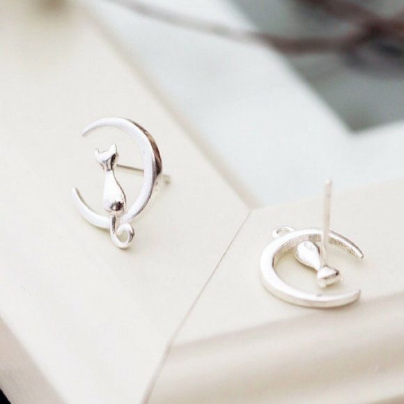 S925 Silver Cat on the Moon Studs - Picture 3 of 5